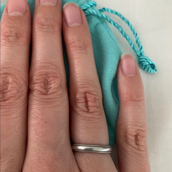 Tiffany & Co. Wedding Band - 950 Platinum Milgrain Designer Ring Size 4 3/4 - 5 - Picture 5 of 5